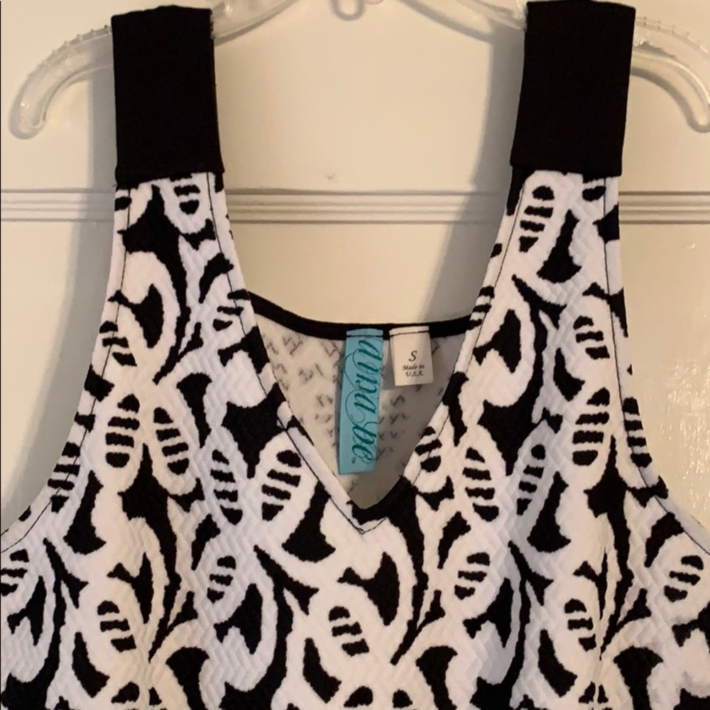 Black and White Dress - Picture 2 of 5